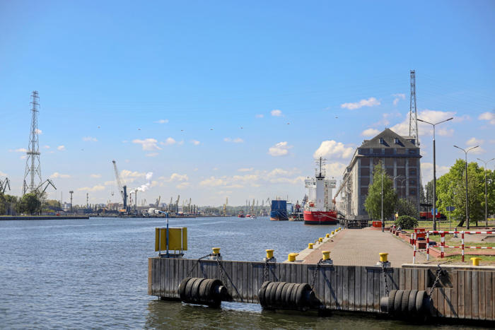 cios dla portu gdańsk. światowy gigant wycofuje oceaniczne połączenie