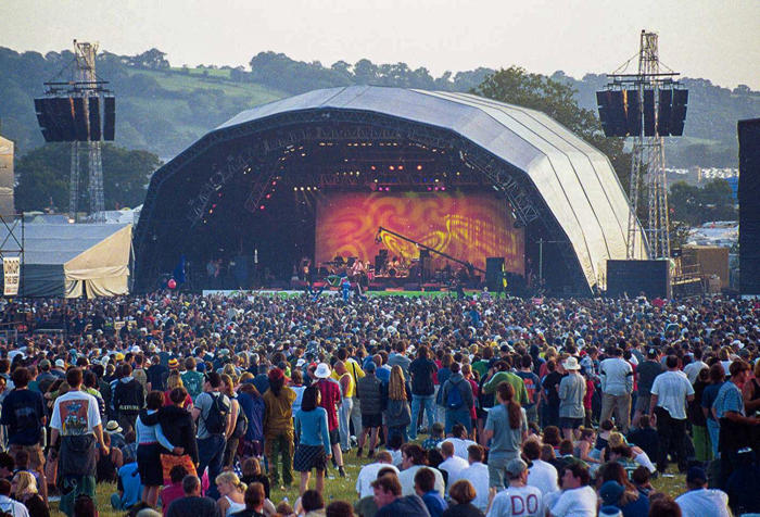 the 90s band who famously made it rain at glastonbury in 'historic' moment
