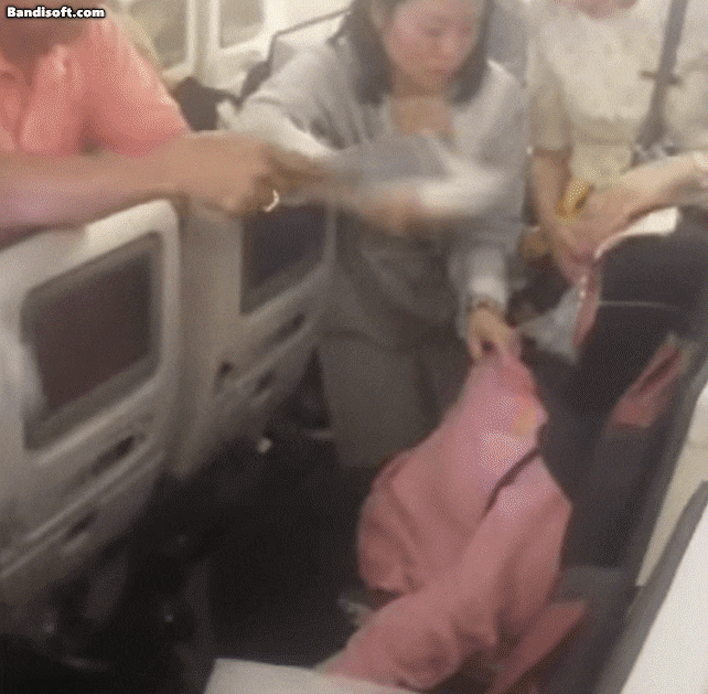 [영상] 승객들 기절해버렸다…이륙 못한 비행기 대체 왜