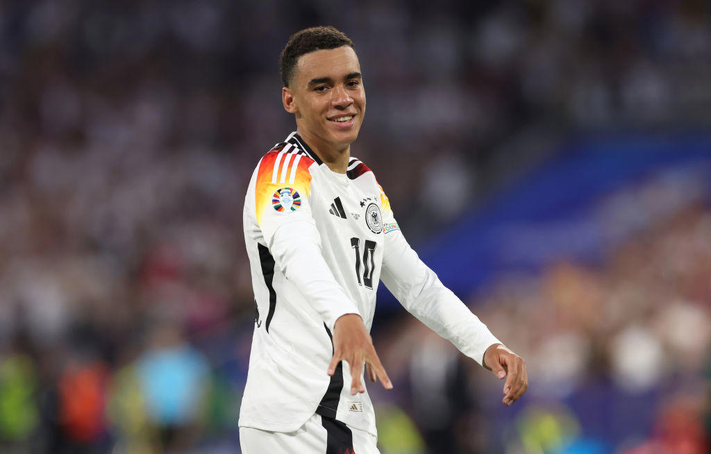jamie carragher names german star who could be a 'problem' for trent alexander-arnold