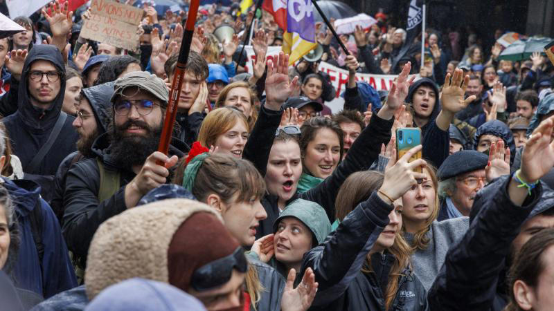 bruxelles : 4.500 défilent lors d’une marche sociale et antifasciste (photos)