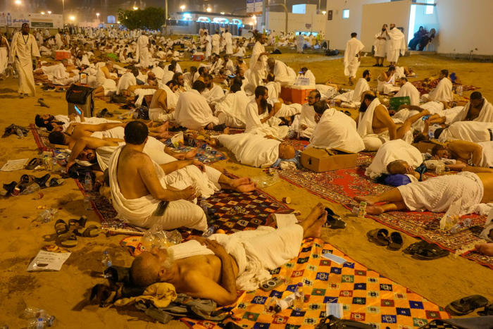 peregrinos inician los últimos ritos del haj mientras los musulmanes celebran el eid al-adha