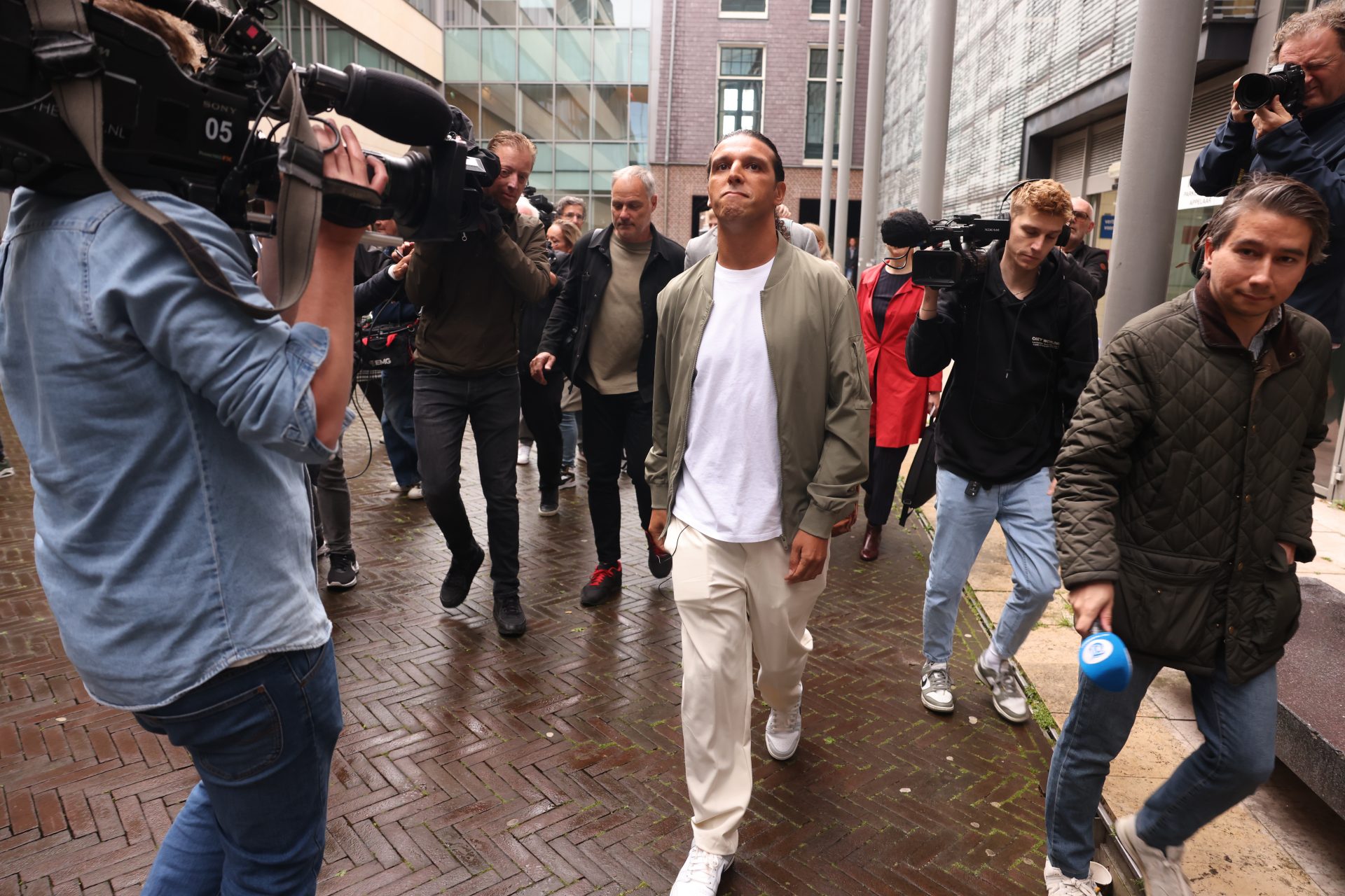 De Rechtszaak Van Rapper Ali B: Gaat Hij 3 De Jaar Cel In?