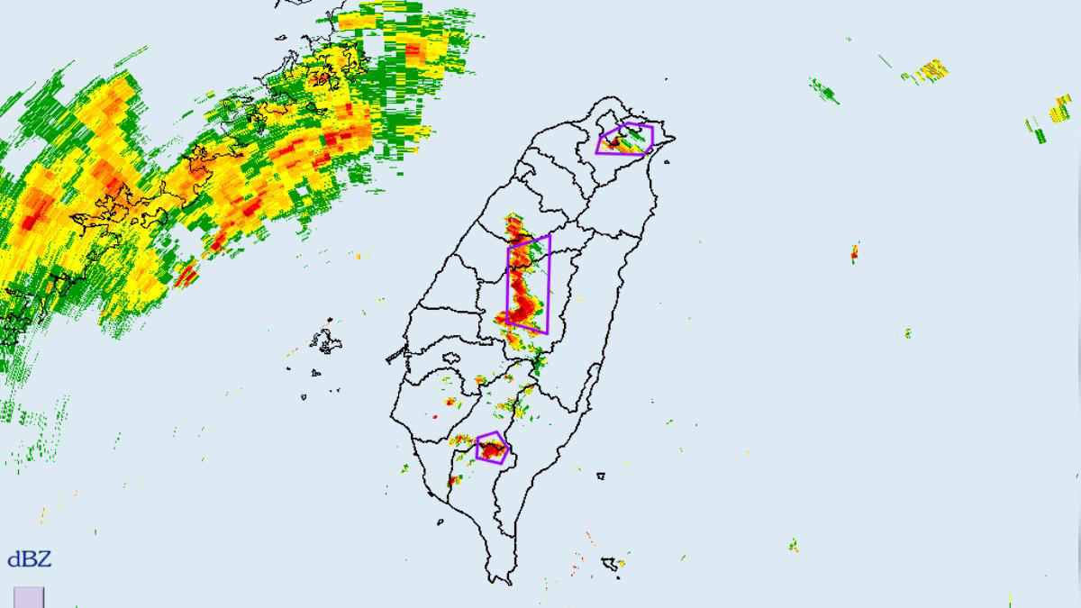 快訊／雨區擴大！雷雨轟中台灣「2縣市」 防9級以上強陣風