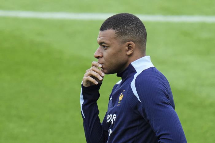 france captain kylian mbappé urges young people to vote, warns against 'extremes' ahead of elections