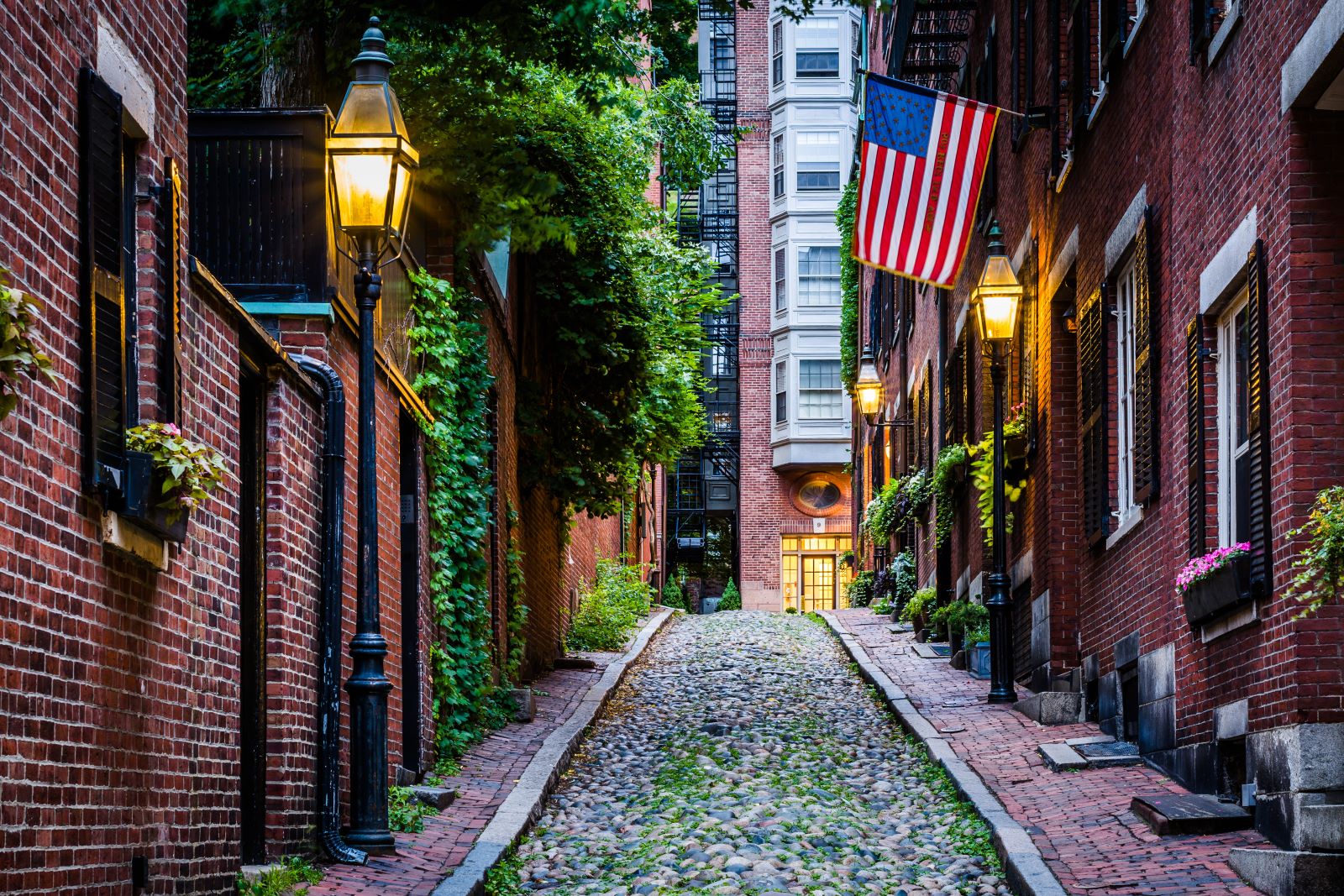 <p class="wp-caption-text">Image Credit: Shutterstock / Jon Bilous</p>  <p>Take a walk through Beacon Hill, with its charming gas-lit streets and brick sidewalks. This neighborhood looks much like it did in the 1800s.</p>