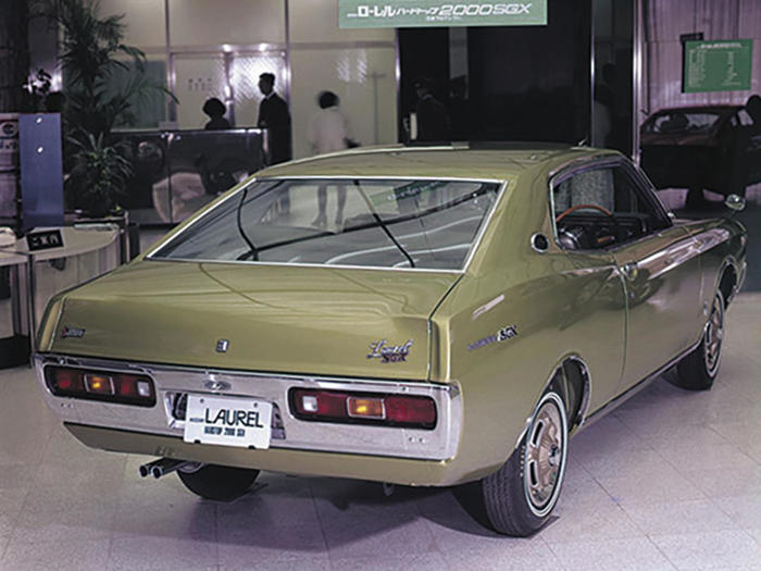 日産ローレルht2000sgx（昭和47／1972年4月発売・khc130型）【昭和の名車・完全版ダイジェスト069】