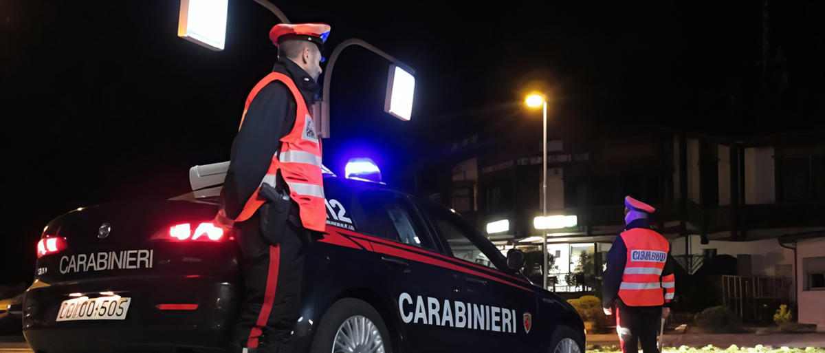bruciano l’alt dei carabinieri, si danno alla fuga e speronano l’autoradio: due giovanissimi arrestati a milano