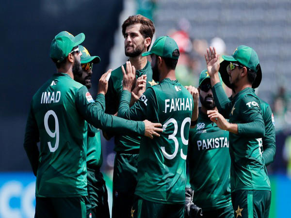 t20 wc: pakistan win toss, opt to field against ireland in final group a game