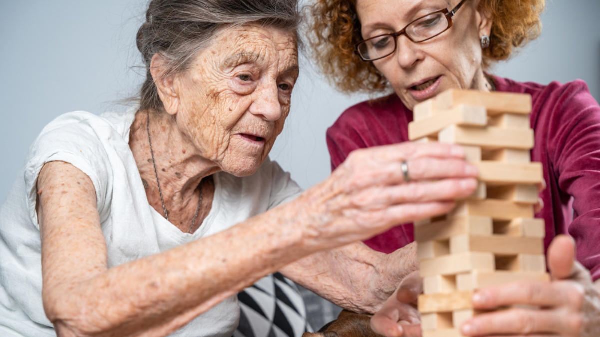 sabías que entre más años vivas, más riesgo de alzheimer y demencia