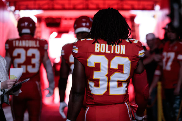 chiefs defensive duo named among best players born in 2000s