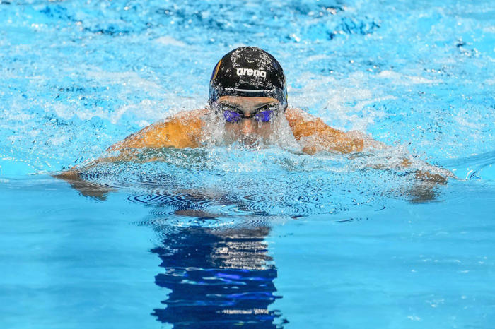gabrielle rose proves age is just a number as she competes in us swim trials at 46