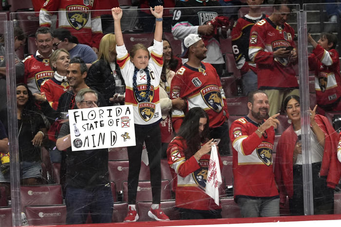 florida panthers, with help from nhl, push to grow hockey in latino communities