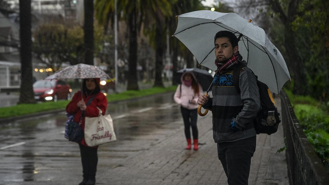 meteorología emite aviso por lluvias en seis regiones del país