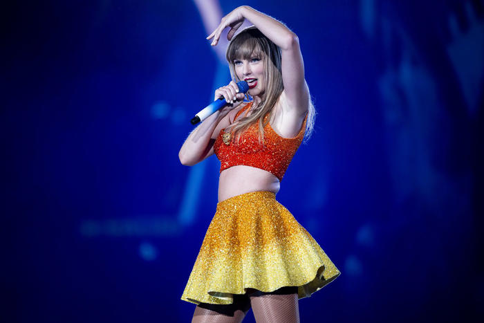 taylor swift reflects on her 100th eras tour show: 'adventure of a lifetime because of you'