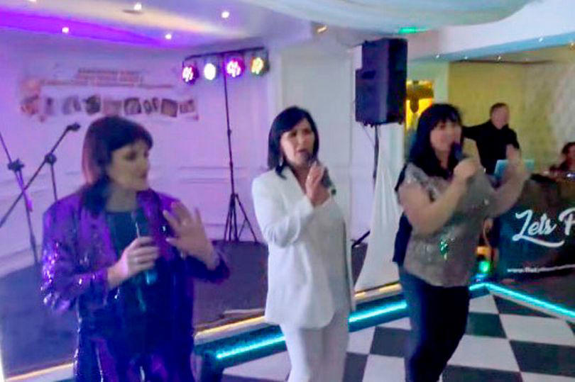 coleen and linda nolan reunite with others for live performance for 'shy sister'