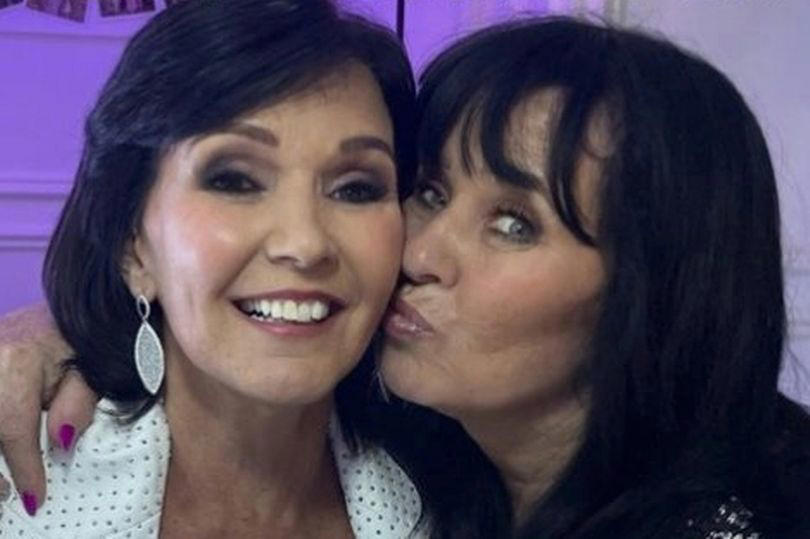 coleen and linda nolan reunite with others for live performance for 'shy sister'