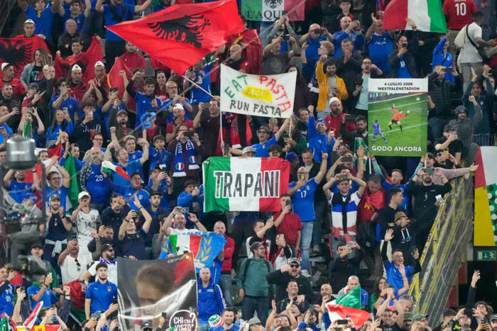 uefa presenta cargos sobre aficionados de albania por mensajes provocativos en el duelo vs italia