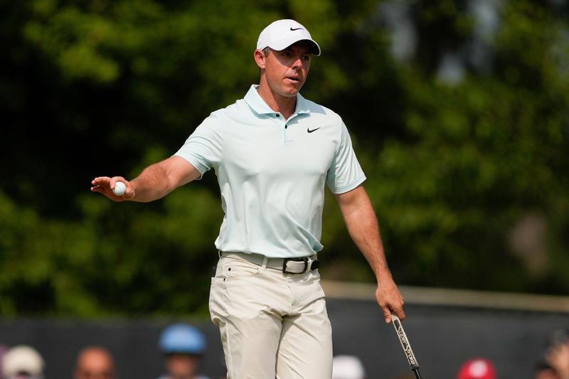 rory mcilroy and bryson dechambeau fight it out for us open