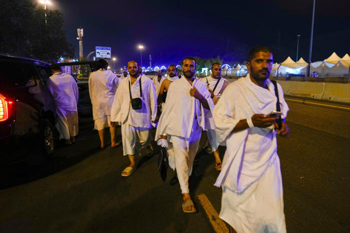 at least 14 people dead during hajj pilgrimage in saudi arabia due to intense heatwave