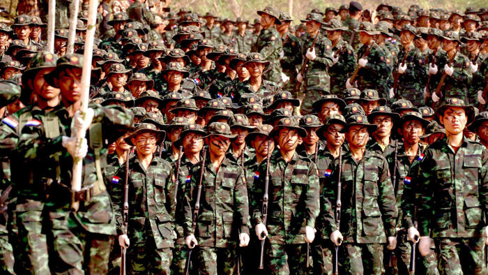 ketika kaum muda di myanmar memberontak terhadap junta militer dan berhasil mengubah arah perang
