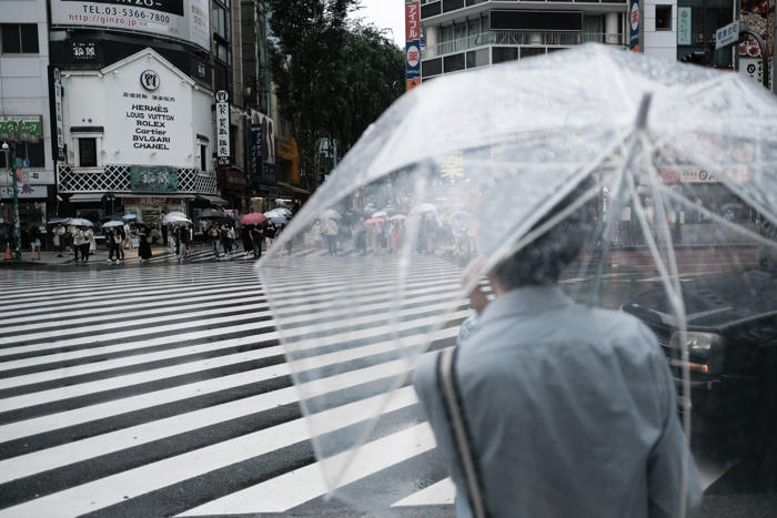 東京で18日朝から雷伴い激しい雨の降る所、警報級の大雨の可能性も