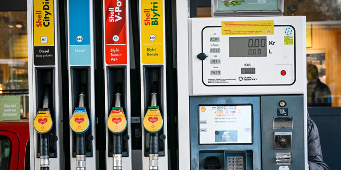 bränslepriserna höjs inför midsommarhelgen
