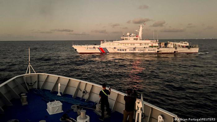 philippine, chinese ships collide in south china sea
