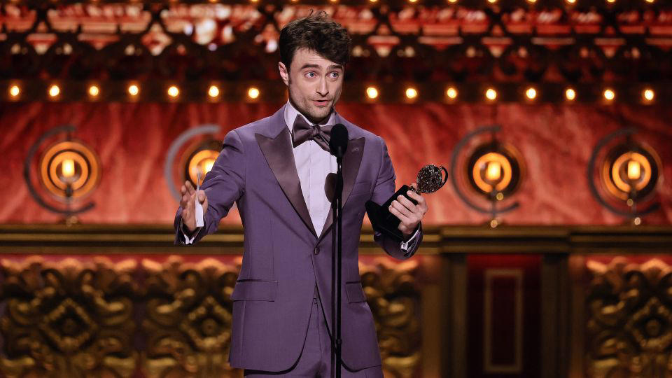 daniel radcliffe wins his first tony and more highlights from broadway’s biggest night