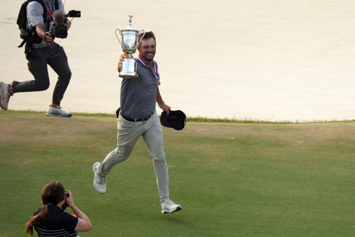 bryson dechambeau spotted celebrating with eric trump after u.s. open victory