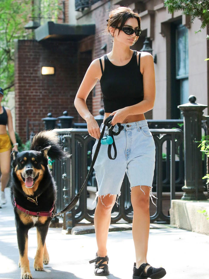 emily ratajkowski paired her 'jorts' with these bizarre shoes, and it actually worked