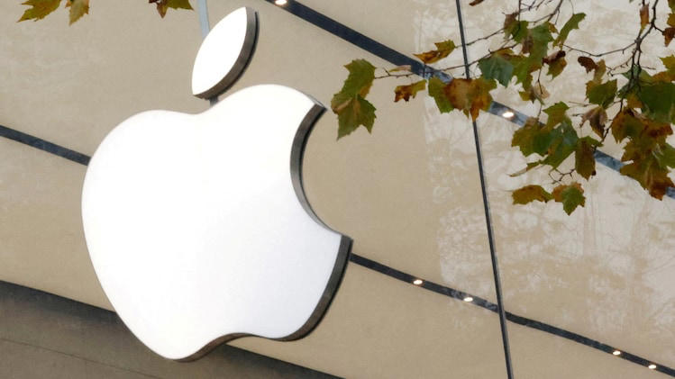 man sues apple over 'deleted' messages that were found by wife leading to divorce