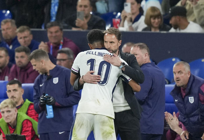 jamie carragher says england star's display vs serbia was 'deeply worrying'