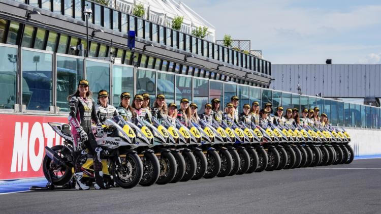 moto. championnat du monde de vitesse féminin : emily bondi, l’apprentissage en accéléré