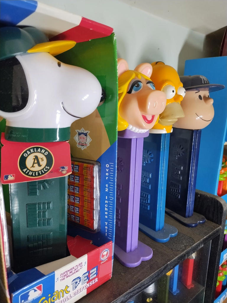 Perry Township siblings selling massive PEZ candy dispenser collection