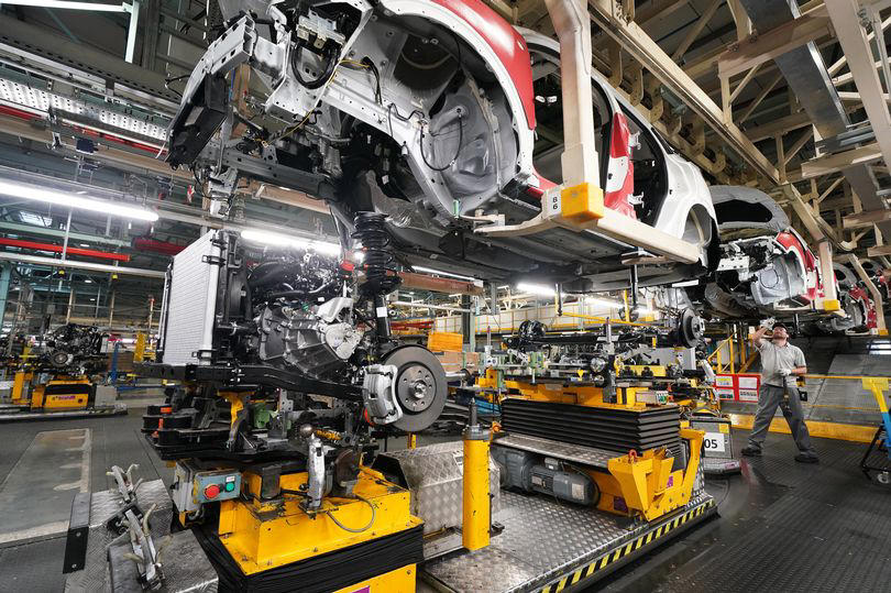 manufacturers see 'signs of growth' as economic outlook improves, survey finds