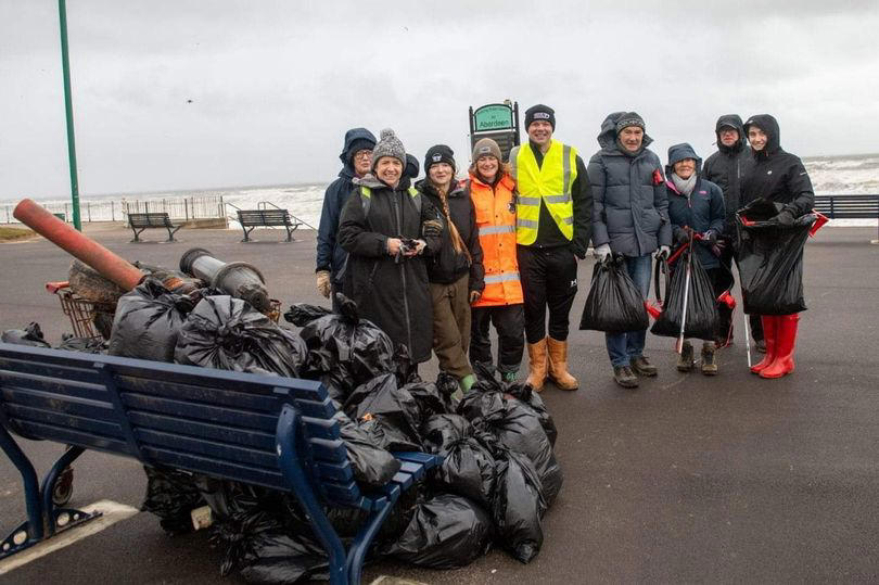 incredible litter picking family clear 13 tonnes of rubbish from their city