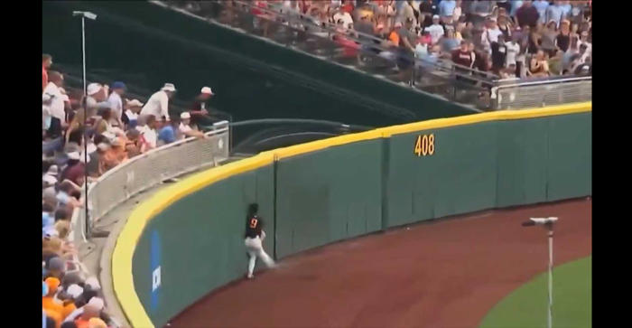 tennessee's hunter ensley ran so hard into a wall to make a stunning college world series catch