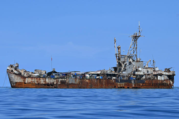 filippinerne beskylder kinesiske skibe for farlige kollisioner