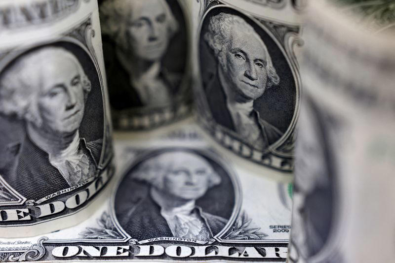 forex, dollaro si indebolisce contro euro su allentamento timori politica europea