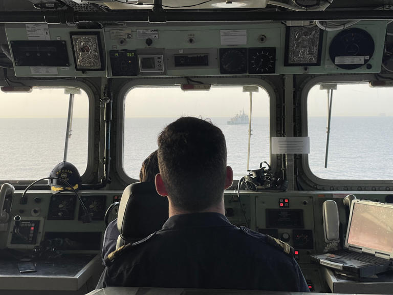48 ώρες στη φρεγάτα ΕΛΛΗ – Οι αποστολές, η ιστορία και η ζωή στο πολεμικό πλοίο