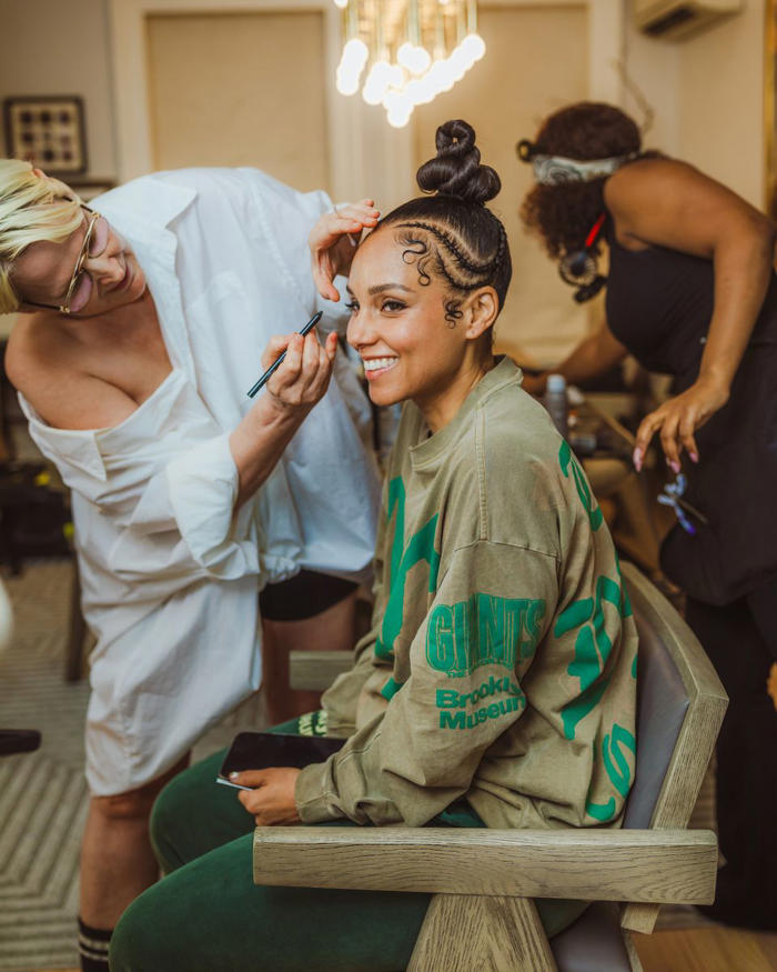 alicia keys’s tony awards look honors the concrete jungle that raised her