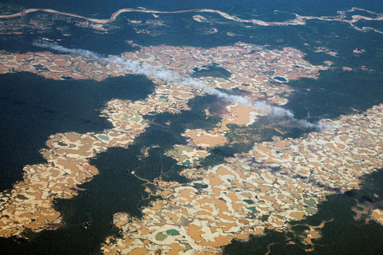 a sede do ouro no mundo consome a amazônia peruana