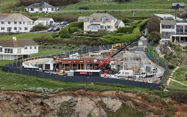 cate blanchett halts parking plans at £1.6m cornwall home amid row with neighbours
