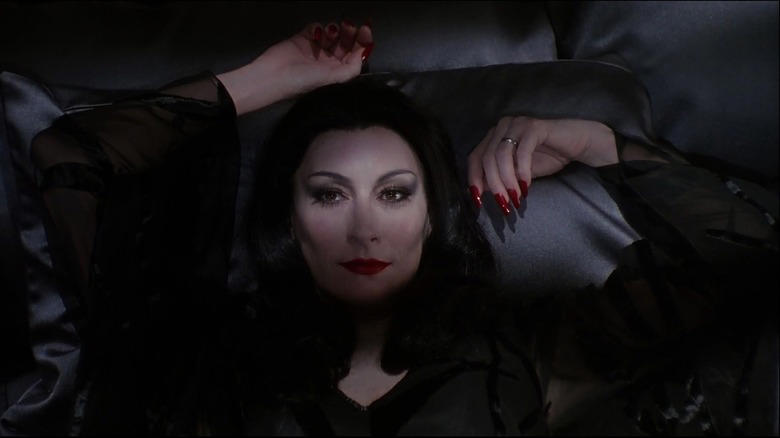 the addams family put anjelica huston through intense and restrictive conditions