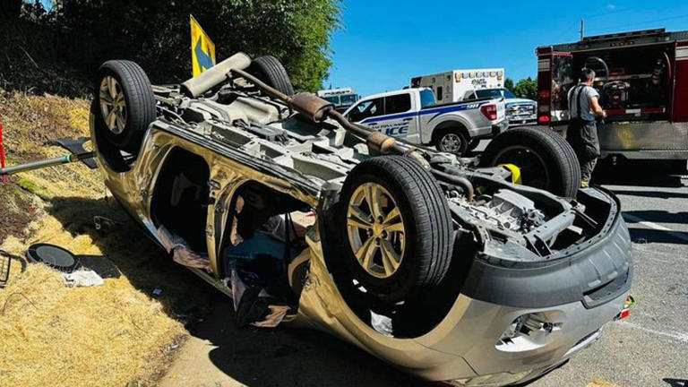 Firefighters rescue two people trapped in car after crash in York Co.