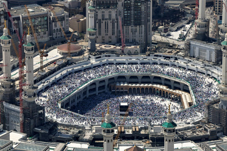 peregrinação do hajj termina com pico de calor mortal na arábia saudita