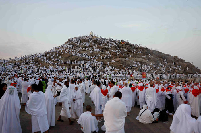 jordan says at least 14 pilgrims die during hajj amid searing heat in mecca