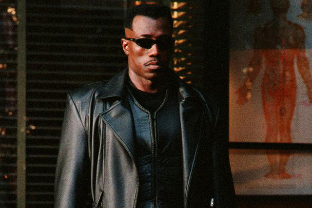 wesley snipes snarks about marvel’s “blade” reboot: 'daywalkers make it look easy, don’t they'