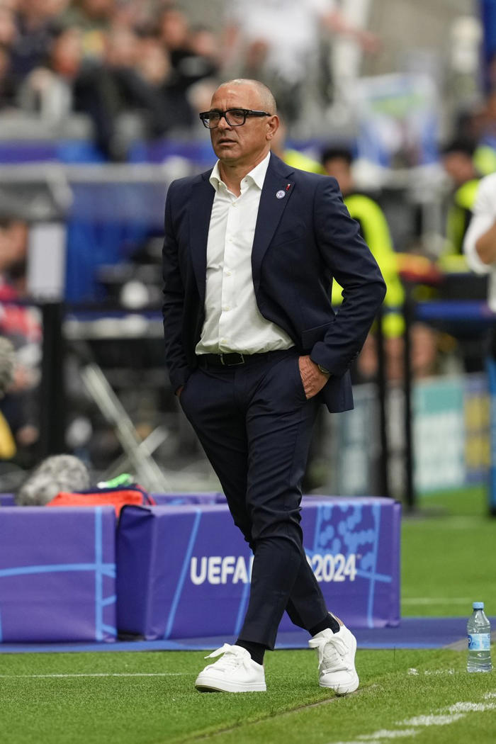 at euro 2024, italian coaches are singing the anthems of the countries they work for